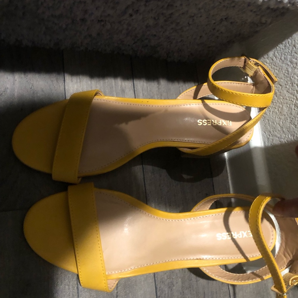 Block heel sandals